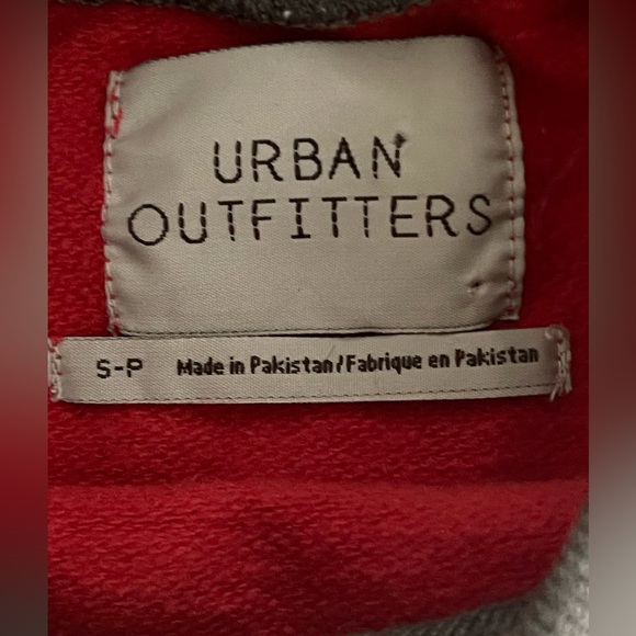 Urban Outfitters Darby Grey and Red Color Block Crop Sweater Size Small - Picture 4 of 4
